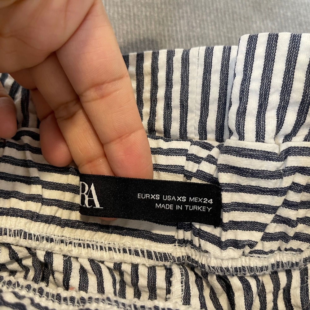 Zara Navy White Striped Seersucker Paperbag Waist Shorts XS - Picture 2 of 7